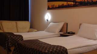 Отель Comfort Hotel Ереван Двухместный номер с 1 кроватью или 2 отдельными кроватями-3