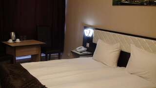 Отель Comfort Hotel Ереван Двухместный номер Делюкс с 1 кроватью или 2 отдельными кроватями-4