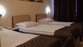 Отель Comfort Hotel Ереван Бюджетный трехместный номер-4